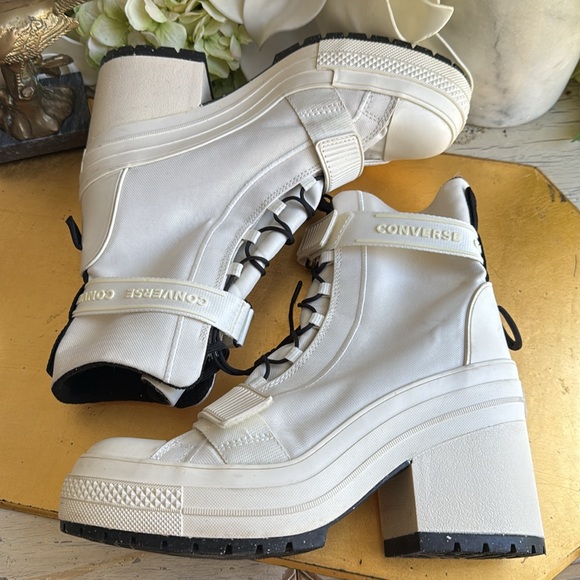 CONVERSE Chuck Taylor All Star Gr82 Heeled Boot In White - Picture 6 of 15